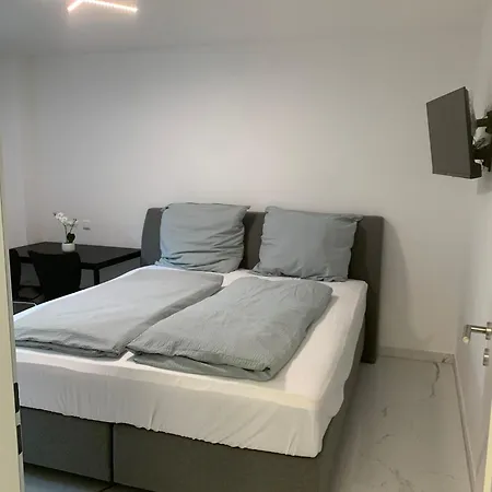 At-Rooms-3